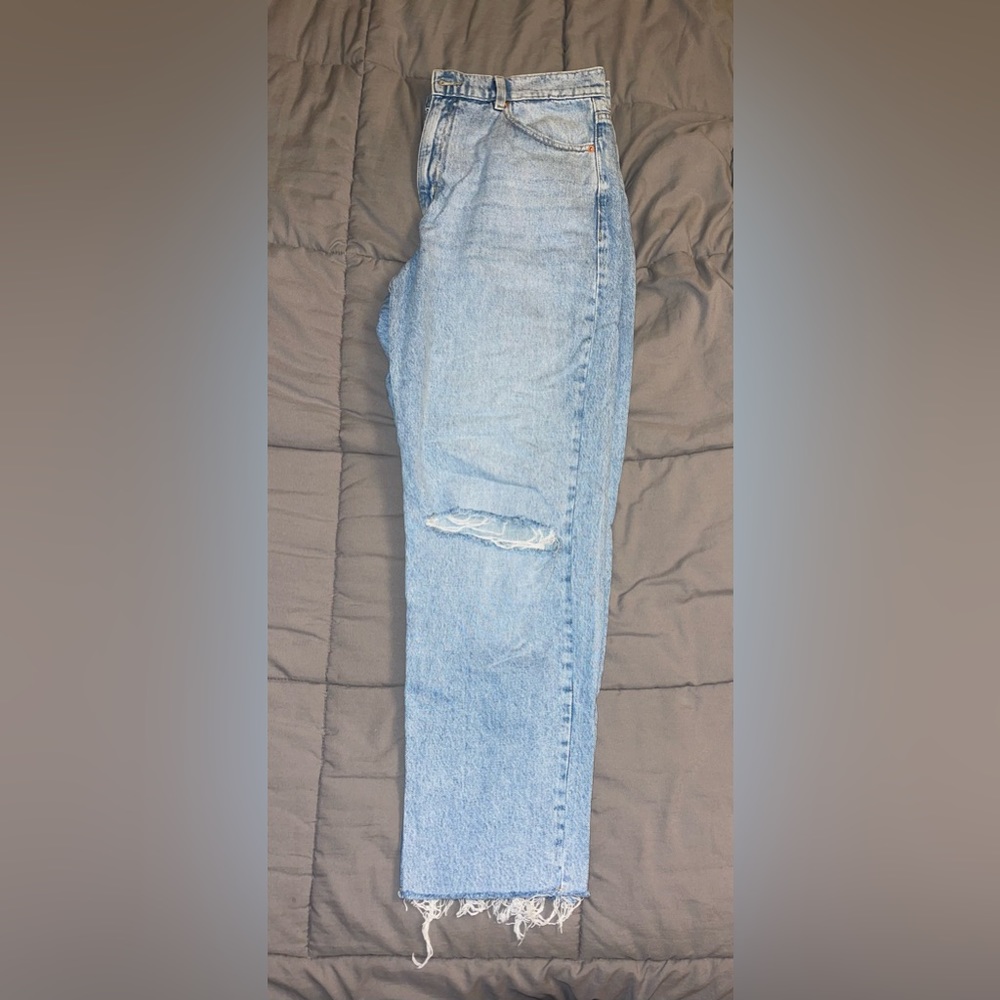 Women’s Comfortable Straight Leg Jeans